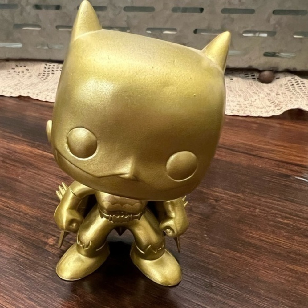 DC Comics Funko Batgirl (Gold) Pop!